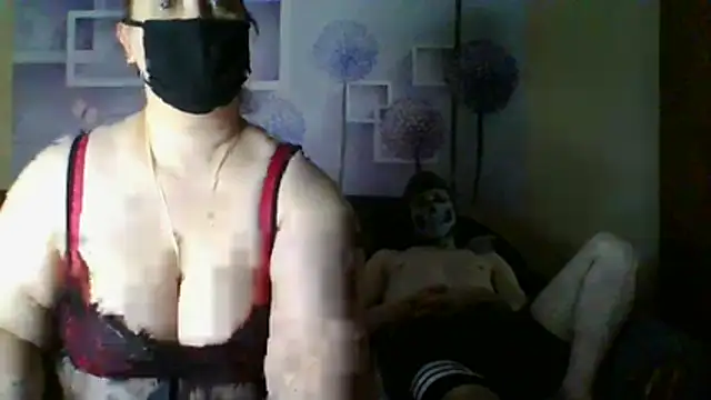 honey sweet couple online show from November 14, 2025, 10:46 pm