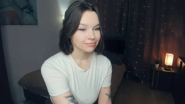 IrmgardBuzard online show from November 22, 2025, 8:18 pm