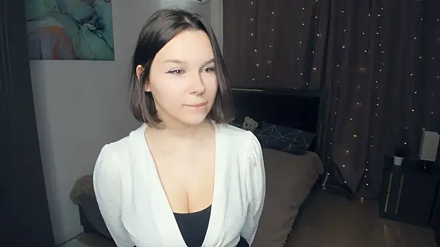 IrmgardBuzard online show from November 21, 2025, 8:19 pm