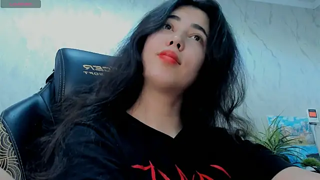 Snapshot of Diara_1an chatting on August 3, 2026, 5:37 am Diara 1an online show from August 3, 2026, 5:37 am