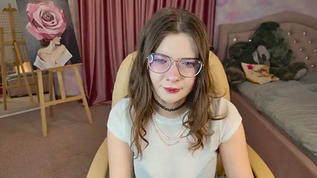 MaryMoorre online show from November 23, 2025, 8:19 pm