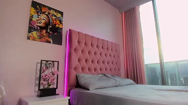 VanillaFlo online show from February 16, 2026, 6:01 am