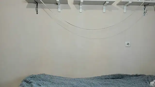 imwintercherry online show from November 15, 2025, 8:18 am