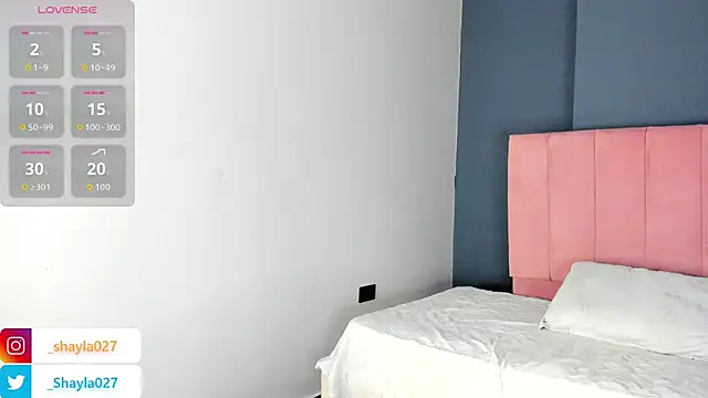 Jasmiine 01 online show from November 25, 2025, 1:11 pm