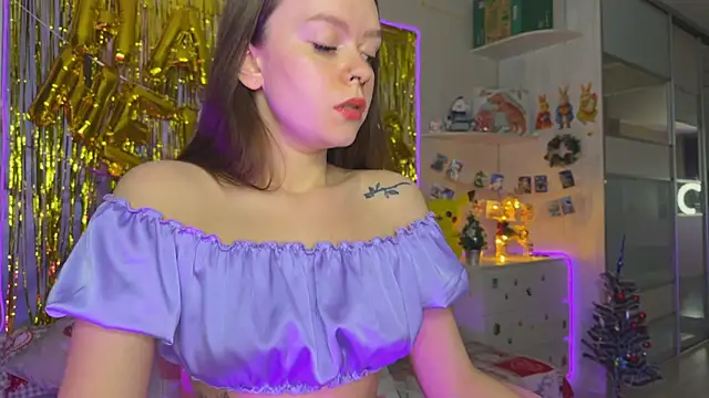 Snapshot of CheekySashaCharm chatting on January 18, 2026, 1:03 pm CheekySashaCharm online show from January 18, 2026, 1:03 pm