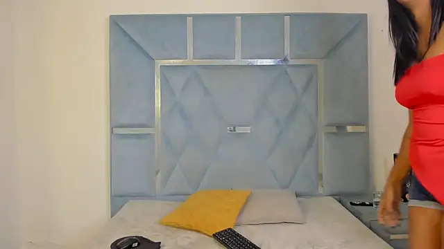 Kymasm online show from March 12, 2026, 12:42 pm