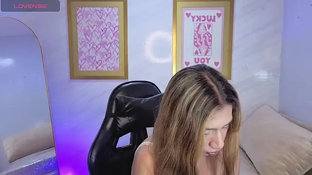 Evy Luxx v online show from March 3, 2026, 3:35 am