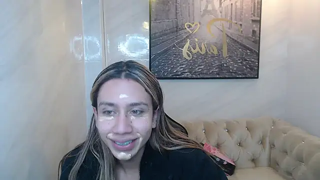 Evy Luxx v online show from May 9, 2026, 3:43 am
