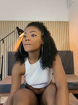 Snapshot of vanestraus chatting on March 3, 2026, 8:05 pm vanestraus online show from March 3, 2026, 8:05 pm