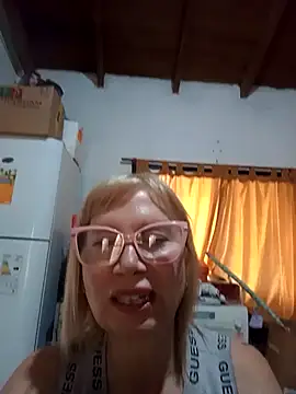 SexyMilf1211 online show from April 25, 2026, 5:43 pm