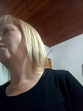 SexyMilf1211 online show from April 14, 2026, 3:00 am