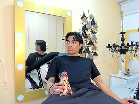 Snapshot of MattFiore chatting on December 20, 2025, 7:06 pm MattFiore online show from December 20, 2025, 7:06 pm