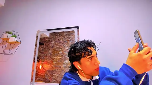 Snapshot of MattFiore chatting on December 22, 2025, 7:58 pm MattFiore online show from December 22, 2025, 7:58 pm