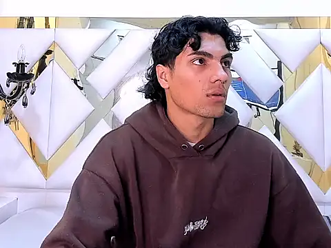 Snapshot of MattFiore chatting on December 16, 2025, 11:58 am MattFiore online show from December 16, 2025, 11:58 am