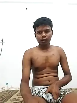 banty05 online show from April 18, 2026, 6:32 pm