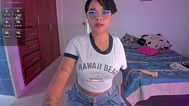 Snapshot of Tatiana-Jaaramillo chatting on April 19, 2026, 1:23 pm Tatiana-Jaaramillo online show from April 19, 2026, 1:23 pm