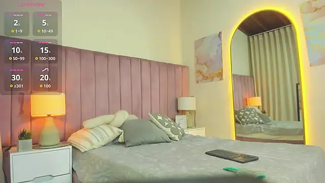 Valentino moretti online show from March 6, 2026, 12:00 pm