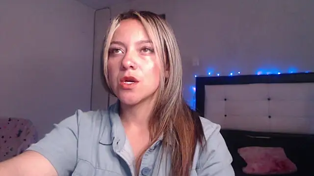 Snapshot of Mahia_000 chatting on November 28, 2025, 2:23 am Mahia 000 online show from November 28, 2025, 2:23 am