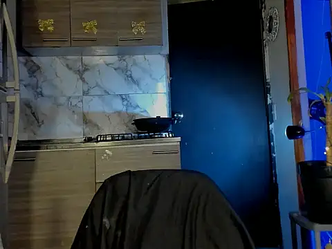 aprille15 online show from April 19, 2026, 12:11 am