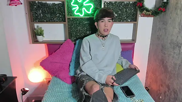 Angeldust19 online show from November 21, 2025, 4:00 am