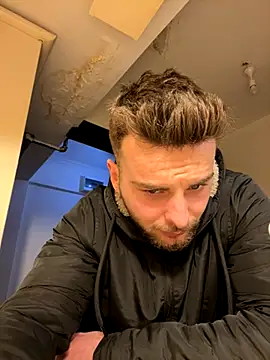 atesturky online show from December 3, 2025, 7:02 pm