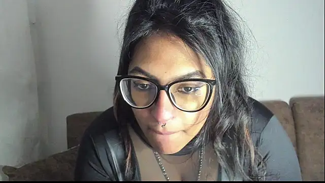 CattleyaSahara online show from November 14, 2025, 1:42 am