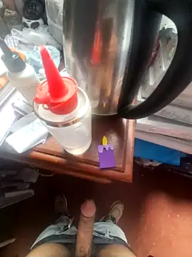 dey199524 online show from December 2, 2025, 6:31 pm