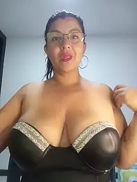 CelesteAlvarez1989 online show from July 8, 2026, 2:03 am
