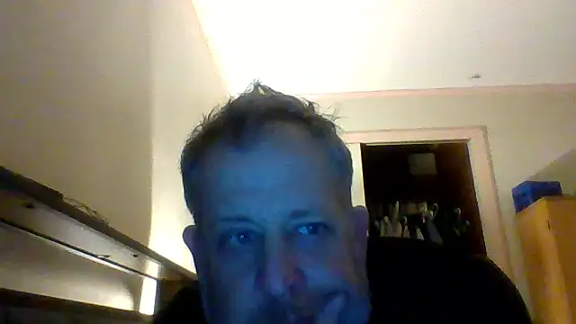 Snapshot of Mikey40wv chatting on November 16, 2025, 11:04 am Mikey40wv online show from November 16, 2025, 11:04 am