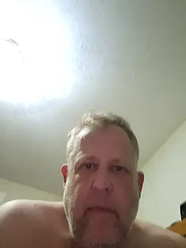 Snapshot of Mikey40wv chatting on July 2, 2026, 3:23 am Mikey40wv online show from July 2, 2026, 3:23 am
