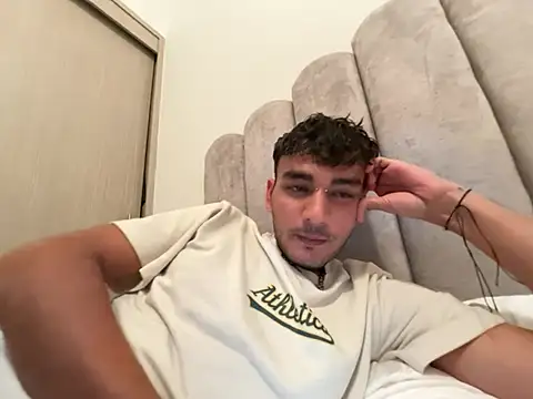 Snapshot of Brunicci chatting on March 4, 2026, 8:11 am Brunicci online show from March 4, 2026, 8:11 am