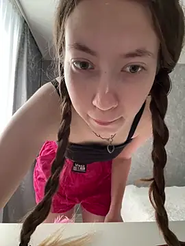 Holy Poly online show from December 18, 2025, 8:30 am