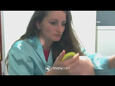 CrazyMaya39 online show from November 28, 2025, 9:15 pm