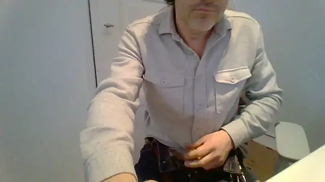 Snapshot of Brandonn1989amateur chatting on January 7, 2026, 1:27 pm Brandonn1989amateur online show from January 7, 2026, 1:27 pm