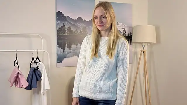 ToshiaPotvin online show from November 15, 2025, 8:29 am