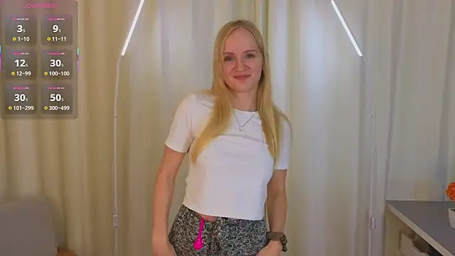 ToshiaPotvin online show from November 26, 2025, 4:45 am