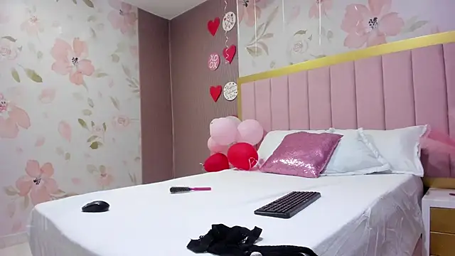 arietta skinny online show from March 1, 2026, 11:43 am