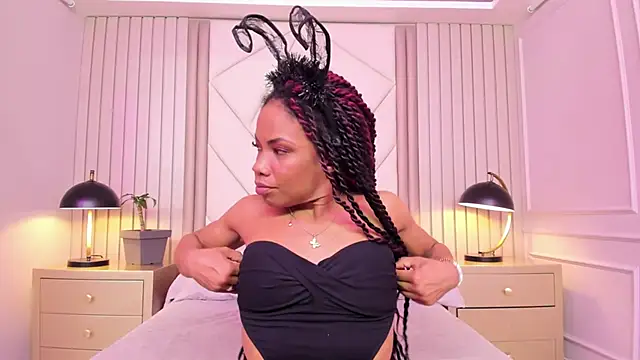 LailaDavidson online show from January 17, 2026, 12:20 pm