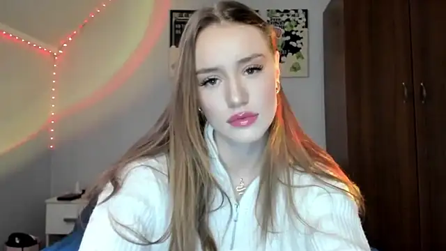 tinyglow online show from April 11, 2026, 10:02 pm