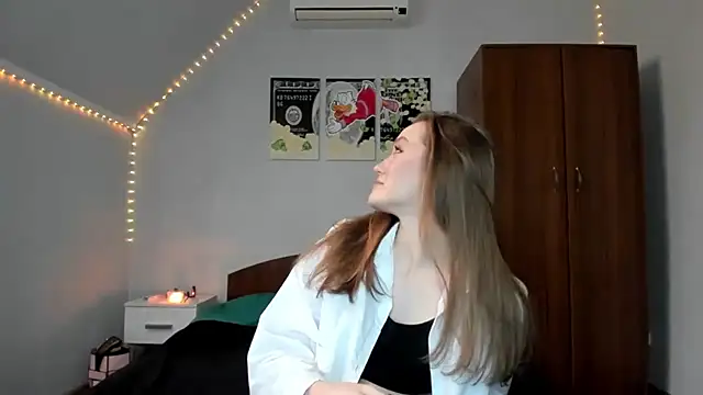 tinyglow online show from December 2, 2025, 2:19 pm