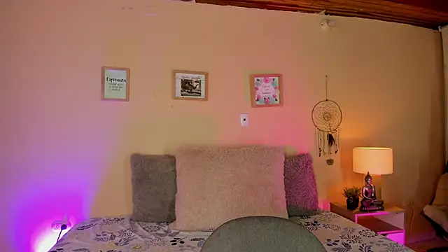 Snapshot of aghata_jackson_ chatting on November 18, 2025, 2:53 pm aghata jackson online show from November 18, 2025, 2:53 pm