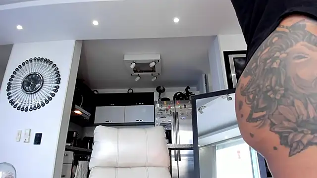 Snapshot of sofiasexhot chatting on March 9, 2025, 4:33 pm sofiasexhot online show from March 9, 2025, 4:33 pm