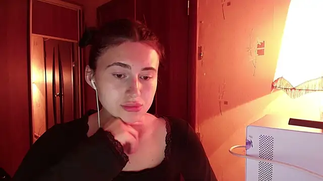 Snapshot of KristinaScott chatting on April 5, 2026, 5:19 pm KristinaScott online show from April 5, 2026, 5:19 pm