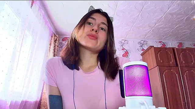 KristinaScott online show from January 12, 2026, 8:32 am