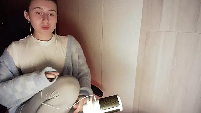 Snapshot of KristinaScott chatting on March 10, 2026, 8:13 pm KristinaScott online show from March 10, 2026, 8:13 pm