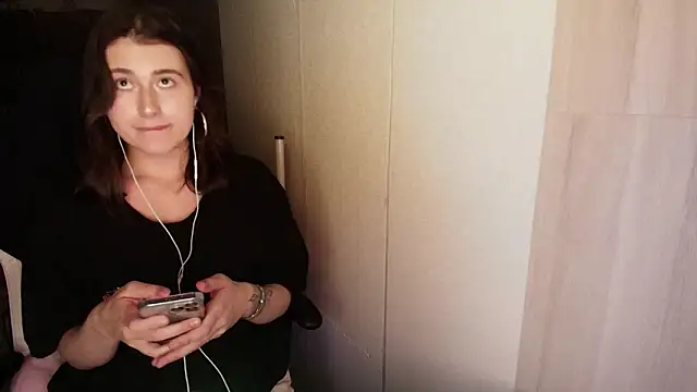 Snapshot of KristinaScott chatting on March 7, 2026, 4:56 pm KristinaScott online show from March 7, 2026, 4:56 pm
