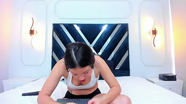 Emily Frostt online show from November 22, 2025, 7:57 pm