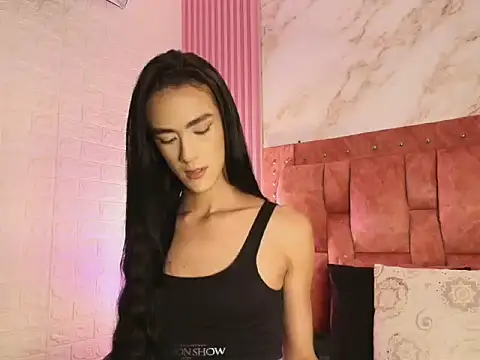 Roxana Scottt online show from November 18, 2025, 8:12 pm