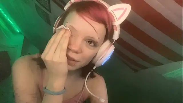 Storma Webber online show from November 25, 2025, 12:27 pm