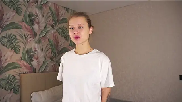 AnnabelleMaine online show from November 19, 2025, 7:30 am